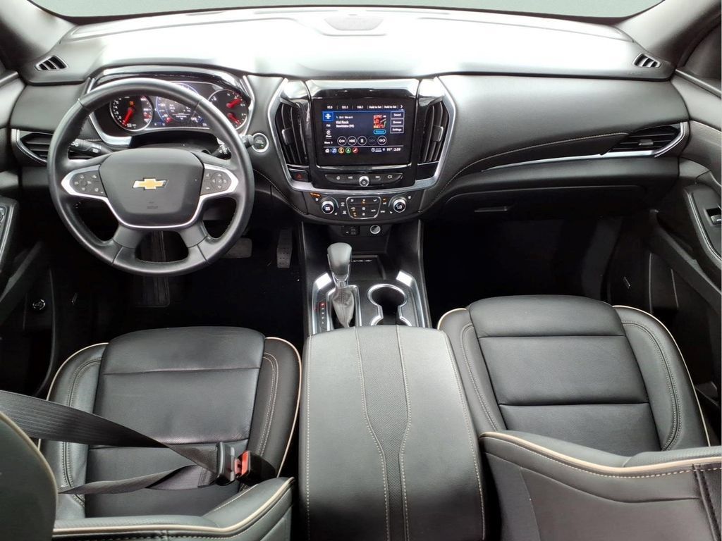 Used 2023 Chevrolet Traverse Premier FWD image 18