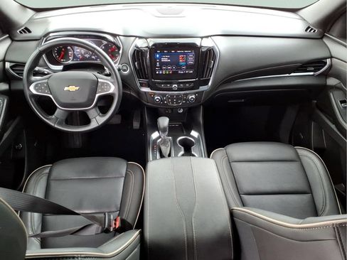 Used 2023 Chevrolet Traverse Premier FWD image 18