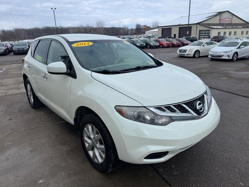 Used 2011 Nissan Murano S image 3