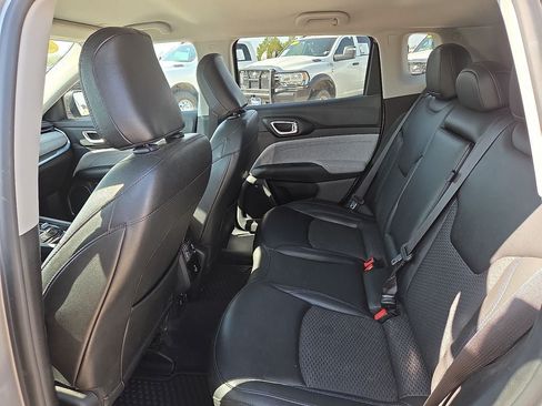Used 2022 Jeep Compass Latitude w/ Convenience Group AWD/4WD image 19