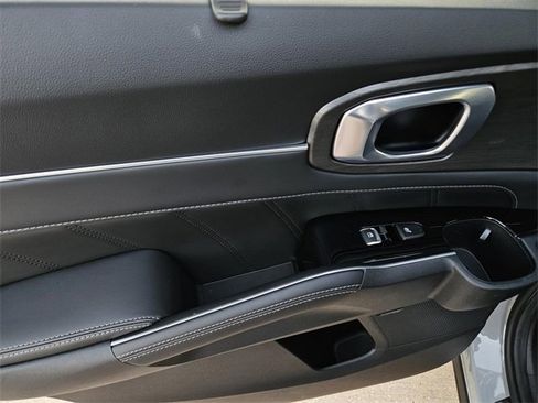 Certified 2025 Kia Sorento SX Prestige image 13