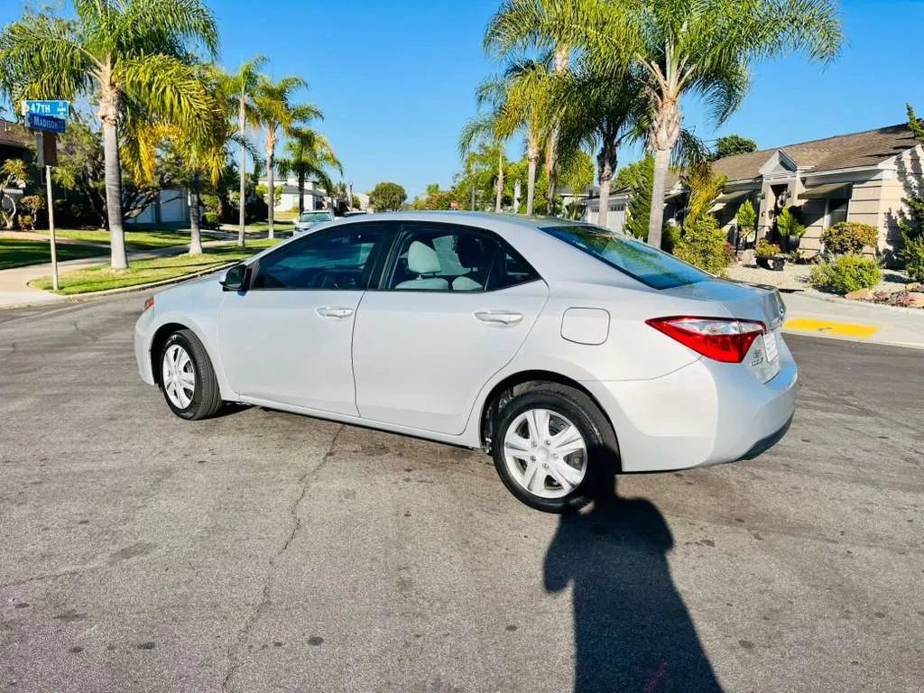 Used 2016 Toyota Corolla LE FWD image 12