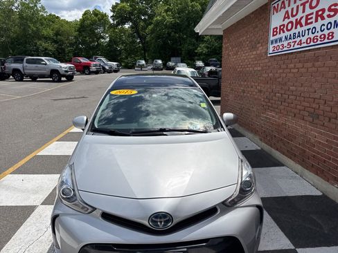 Used 2015 Toyota Prius V Five w/ Advanced Technology Package FWD image 7