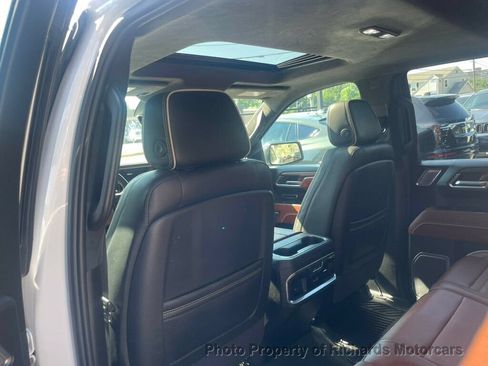 Used 2023 GMC Sierra 1500 Denali Ultimate AWD/4WD image 18