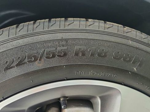 Used 2020 Jeep Cherokee Limited image 37