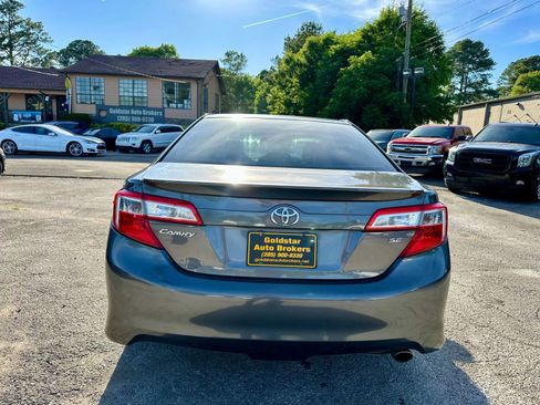 Used 2012 Toyota Camry SE FWD image 4