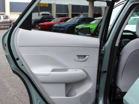 Used 2025 Hyundai Kona SEL FWD image 15