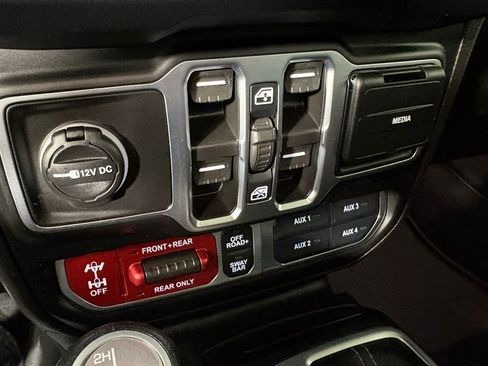 Used 2026 Jeep Wrangler Unlimited Rubicon AWD/4WD image 32