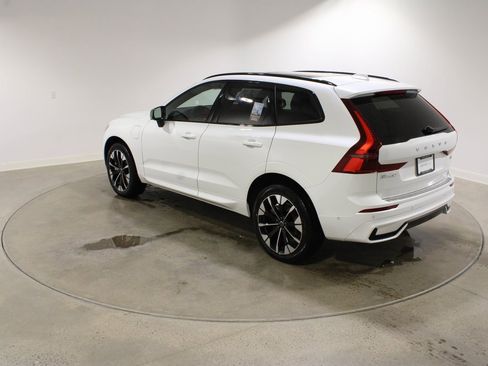 New 2026 Volvo XC60 T8 Plus w/ Protection Package Premier image 4