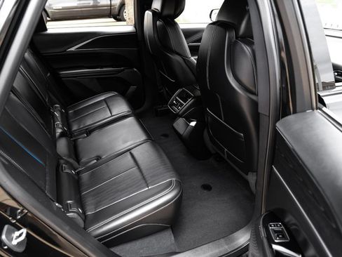 Used 2024 Cadillac Lyriq Luxury RWD image 35