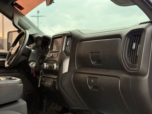 Used 2020 GMC Sierra 2500 SLE w/ Convenience Package image 16