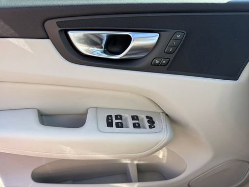 Certified 2024 Volvo XC60 B5 Plus AWD/4WD image 30