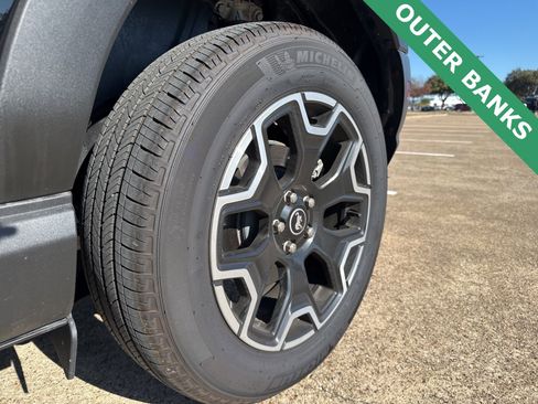 Used 2025 Ford Bronco Sport Outer Banks image 12