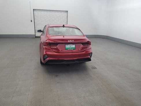 Used 2023 Kia Forte LXS w/ LXS Technology Package FWD image 6