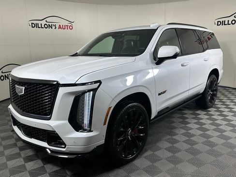 Used 2026 Cadillac Escalade V w/ LPO, ONYX Package AWD/4WD image 2