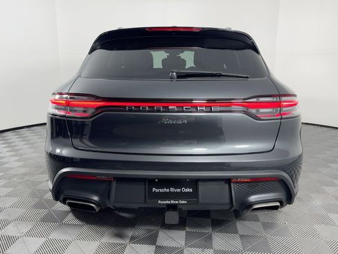 Certified 2025 Porsche Macan image 10