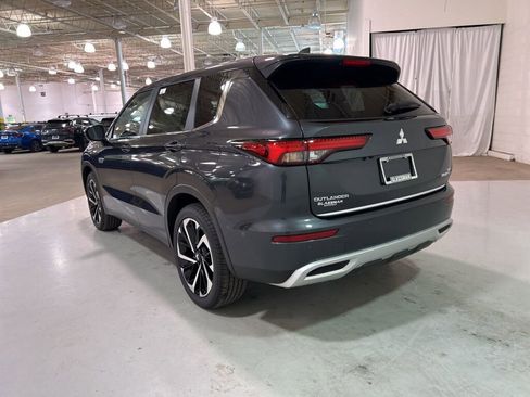 New 2025 Mitsubishi Outlander SE image 5
