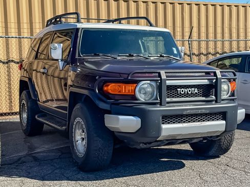 Used 2007 Toyota FJ Cruiser 4WD image 2