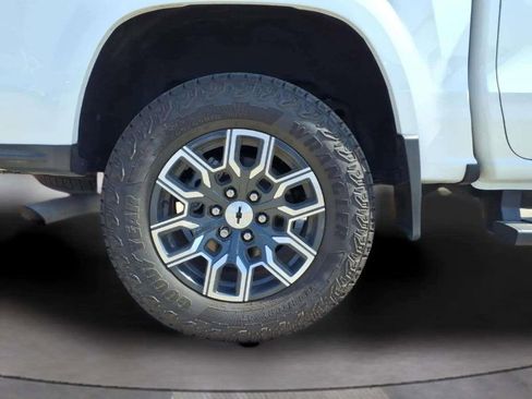 Used 2024 Chevrolet Colorado Z71 w/ Z71 Convenience Package 2 image 19