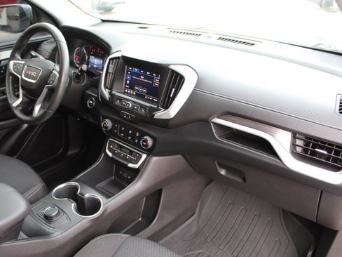 Used 2023 GMC Terrain SLE w/ LPO, Floor Liner Package image 17