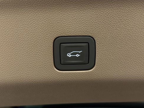 Used 2026 GMC Yukon Denali w/ Sun & Power Step Package AWD/4WD image 14