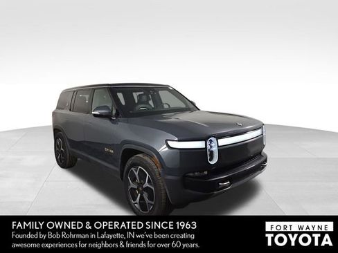 Used 2023 Rivian R1S Adventure image 4