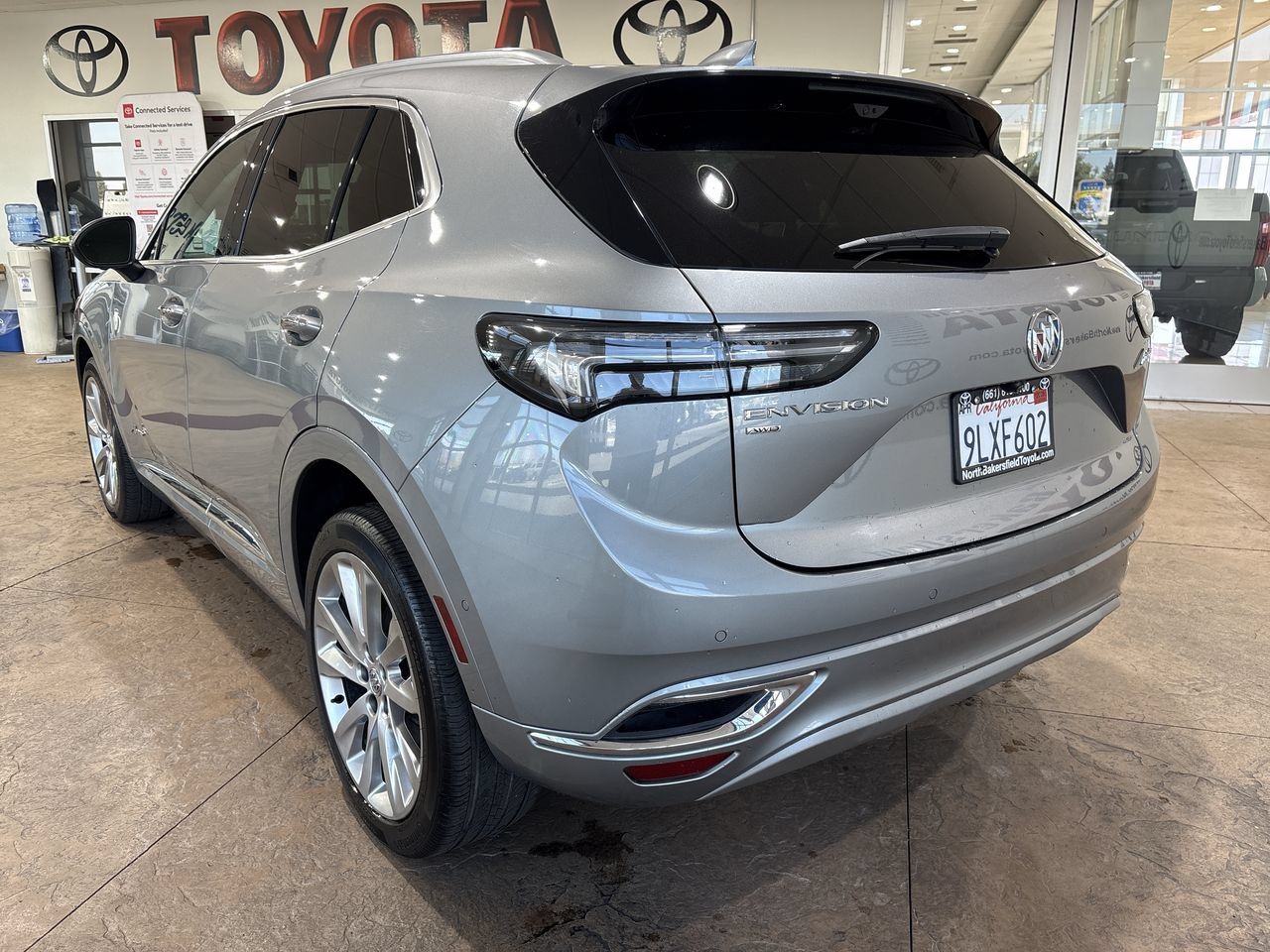 Used 2023 Buick Envision Avenir AWD/4WD image 8