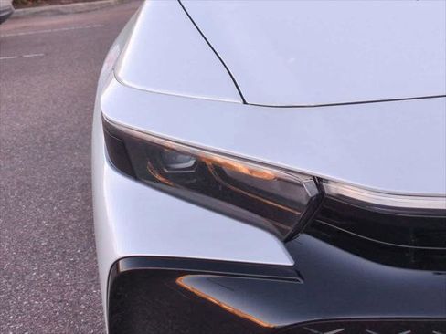 Certified 2023 Toyota Crown XLE image 10