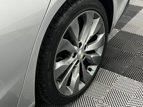 Used 2017 Chevrolet Malibu Premier w/ Premier Sun and Wheel Package image 13