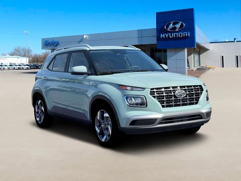 New 2026 Hyundai Venue SEL FWD image 11