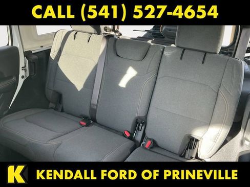 Used 2024 Jeep Wrangler Sahara image 13