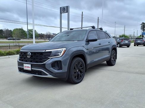 New 2026 Volkswagen Atlas Cross Sport SE FWD image 2
