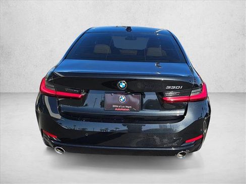 Used 2025 BMW 330i Sedan w/ Premium Package image 7