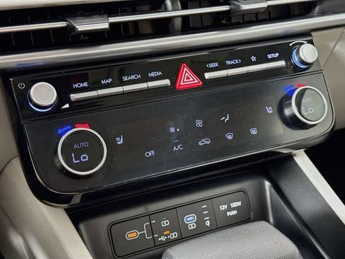 Certified 2025 Hyundai Tucson SEL AWD/4WD image 17