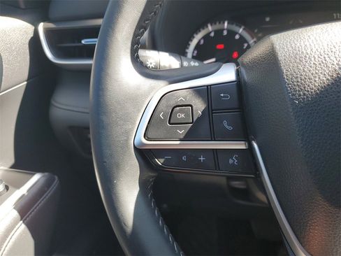 Used 2023 Toyota Highlander LE image 20