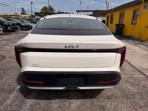 Used 2025 Kia K4 FWD image 11