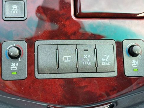 Used 2008 Lexus LS 460 image 16