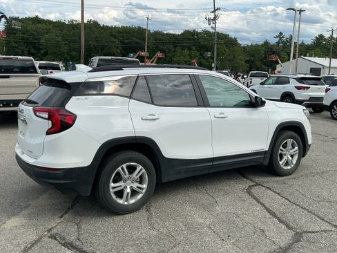 Used 2023 GMC Terrain SLE w/ Driver Convenience Package AWD/4WD image 3