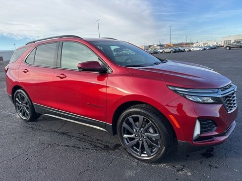 Used 2023 Chevrolet Equinox RS image 3
