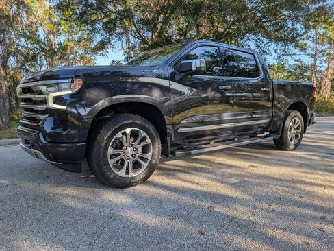 Used 2024 Chevrolet Silverado 1500 High Country w/ Technology Package image 4