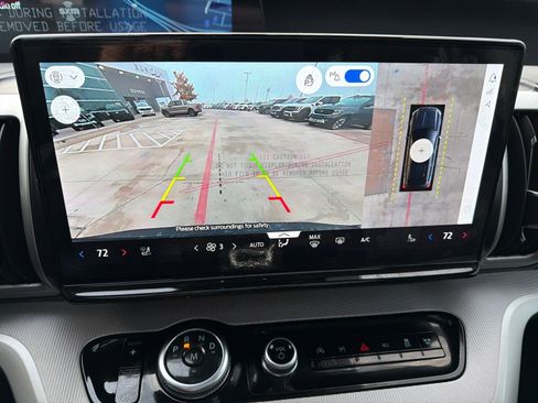 New 2025 Ford Expedition Active image 20