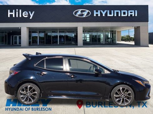 Used 2022 Toyota Corolla XSE image 3