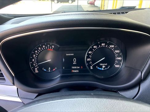 Used 2018 Lincoln MKC Select w/ Select Plus Package AWD/4WD image 26