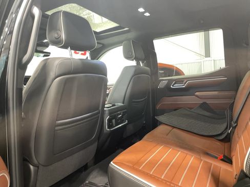 Used 2025 GMC Sierra 1500 Denali Ultimate AWD/4WD image 6