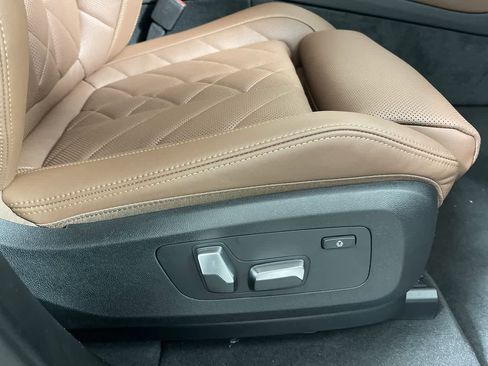 Used 2023 BMW X5 xDrive40i w/ Premium Package image 16