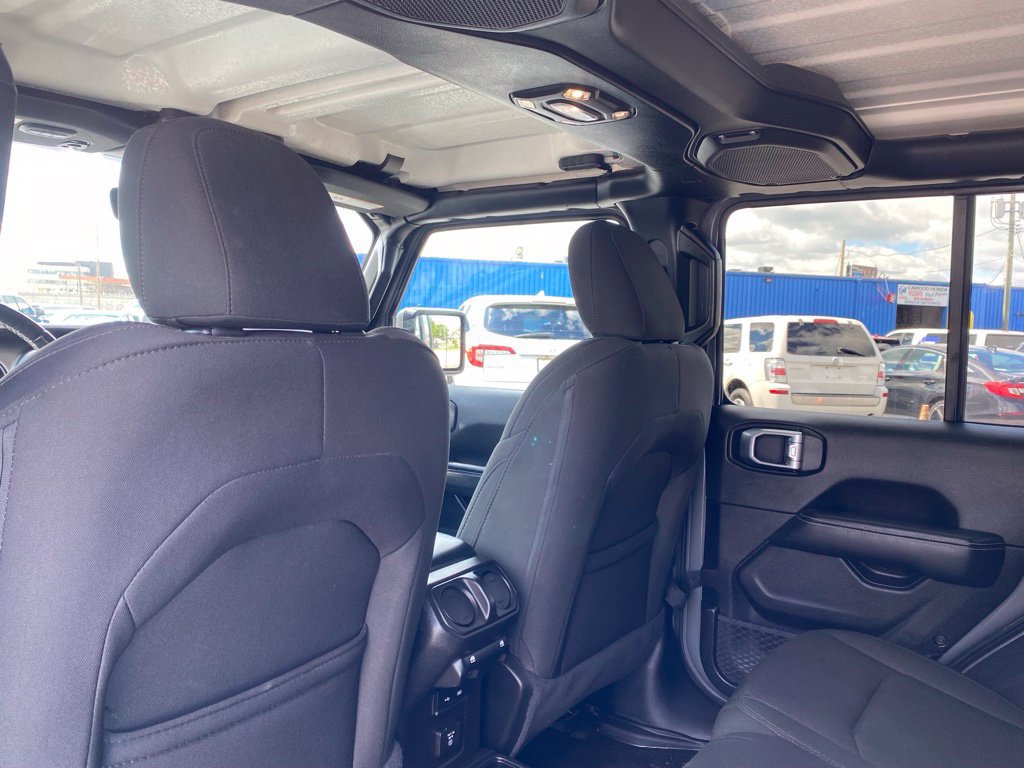 Used 2020 Jeep Wrangler Unlimited Sahara w/ Dual Top Group AWD/4WD image 16