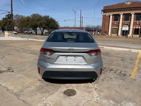 Used 2024 Toyota Corolla LE image 4
