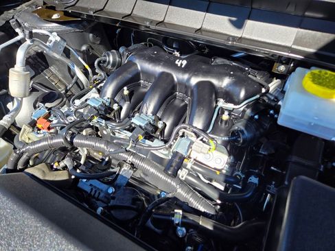 Used 2024 Nissan Pathfinder SV w/ Black Appearance Package FWD image 18