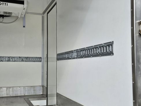 Used 2023 Mercedes-Benz Sprinter 3500 image 31