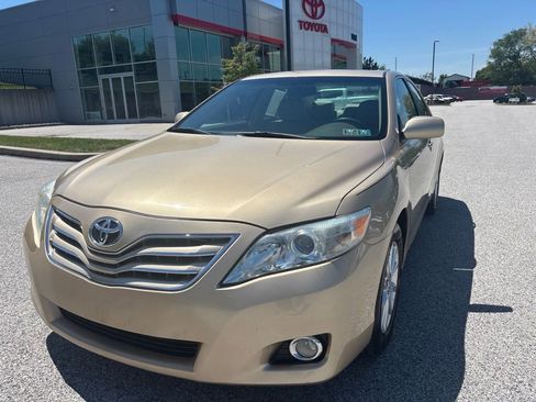 Used 2011 Toyota Camry XLE w/ XLE Extra-Value Pkg #2 FWD image 6